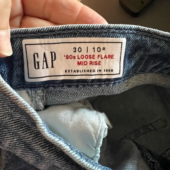 Gap 90’s loose flare mid rise size 10R - Picture 2 of 3